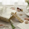 Marcapáginas de Madera Personalizado - Un Regalo con Historia para tus Invitados
